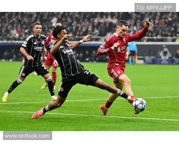 英超激战：马竞与利物浦战成平局精彩瞬间引发全场热烈反响